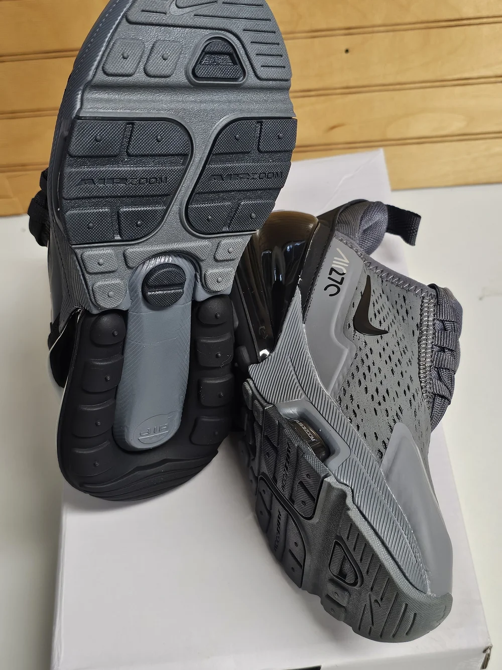 Nike Air Max 270 Kids Youth Running Shoe Black Grey/Black New